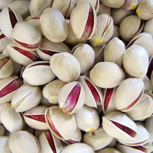 Fandoghi pistachio